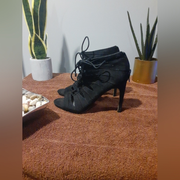 BCBGeneration Women's Black Suede Lace Up Highheel Boots Size 7 4in Heel - Picture 2 of 11